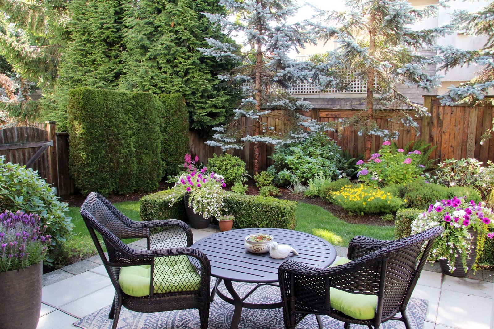 10 Easy Ways to Create a Relaxing Home Garden Oasis